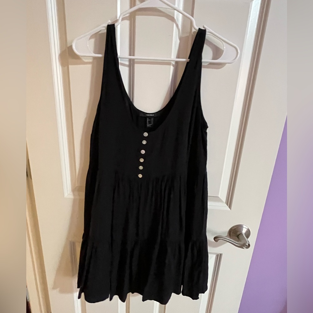 Forever 21 pull over sun dress size med black with button detail